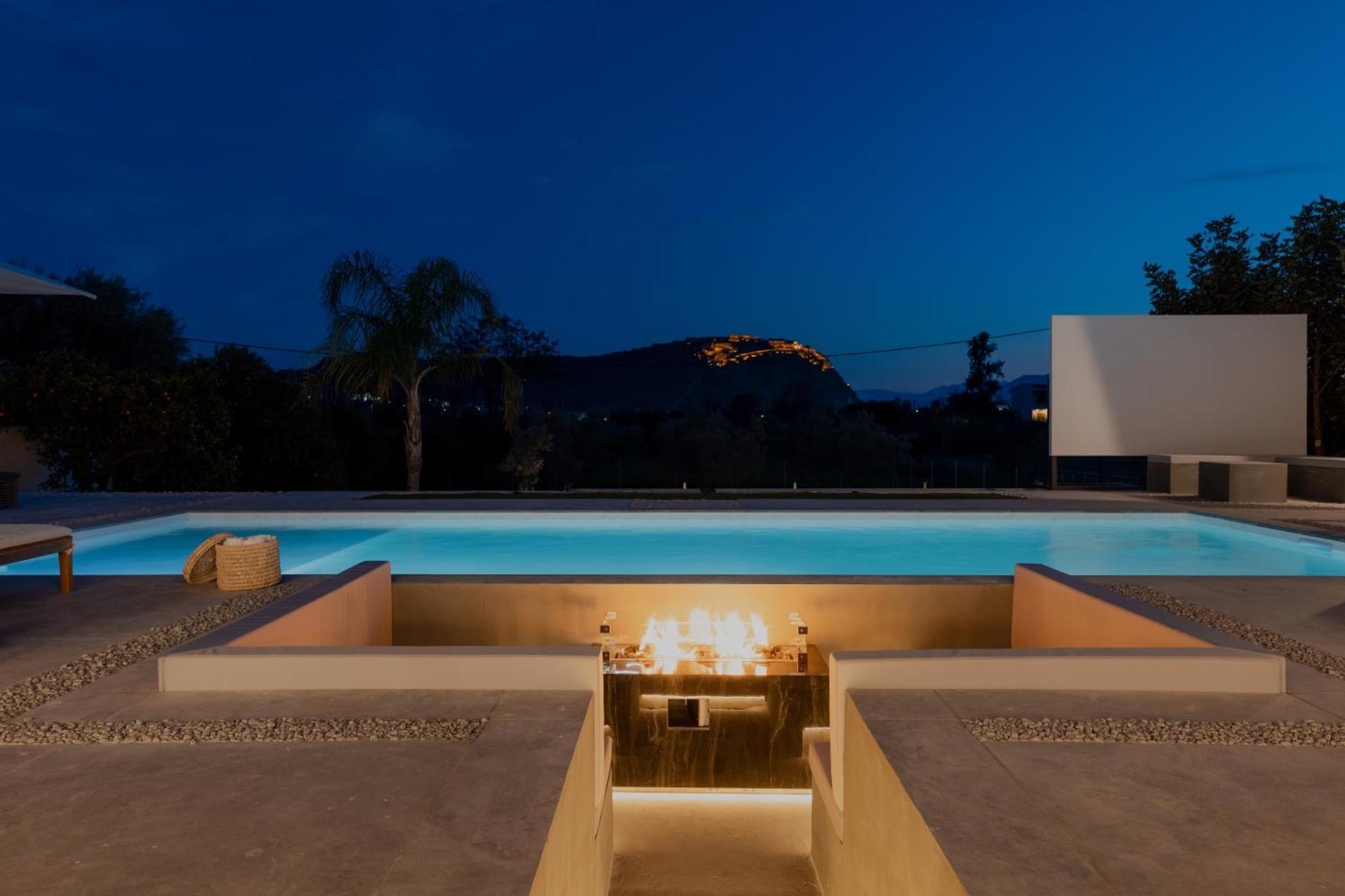 Blue Topaz Poolside Villa
