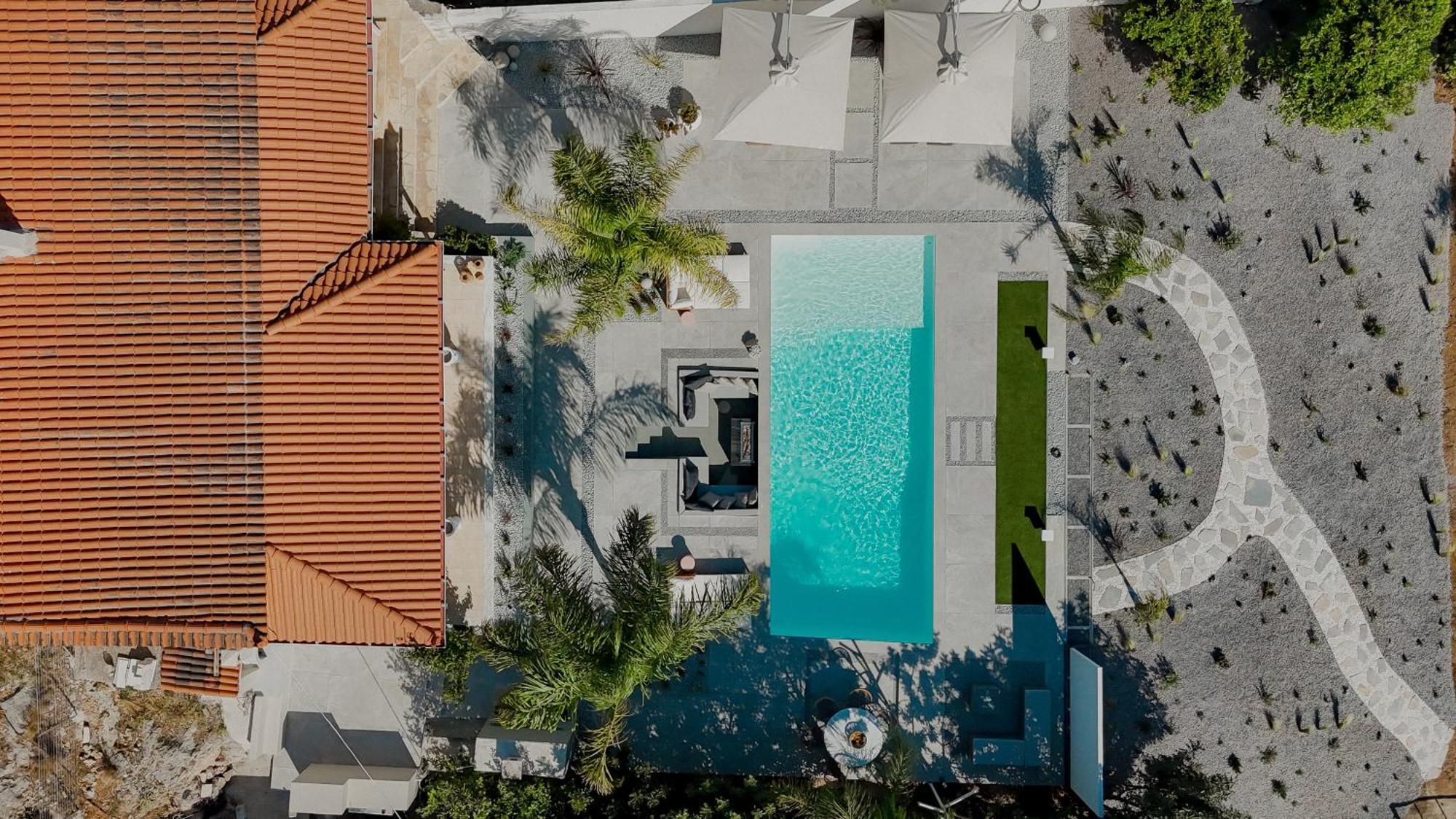 Blue Topaz Poolside Villa